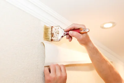 Pose de papier peint à Issanlas — revêtements muraux et toiles de verre